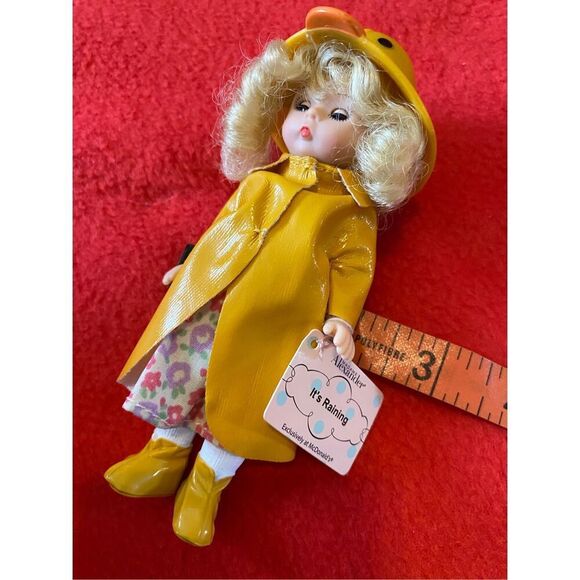 Its Raining Madame Alexander Mini Collectible Doll Mc Donalds Happy Meal Collect - Picture 8 of 9